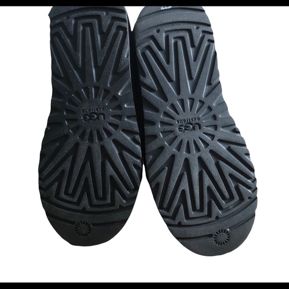 UGG Cambridge Metallic Dk. Gray Ankle Sweater Bootie 7M Suede Rib Knit Buckle - Picture 8 of 9